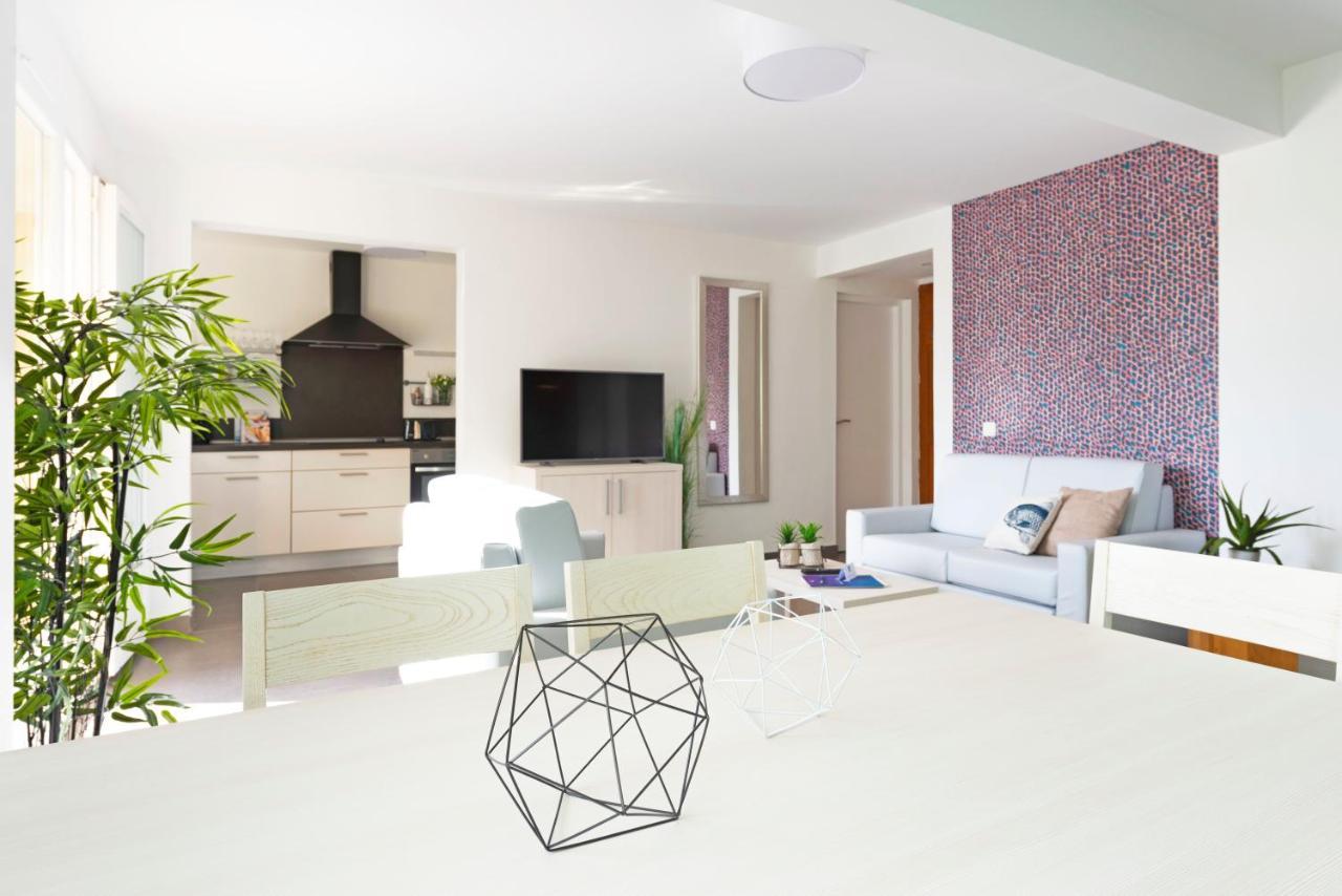 FOSSETTE - Joli 4 pieces avec une belle terrasse et proche de la plage - prestations de qualités et services hôteliers Le Lavandou Exterior foto